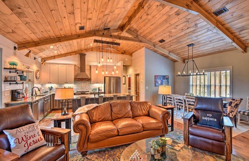 Ellijay Cabin | 'Cork & Creek Cottage' w/Mtn & Pasture Views!