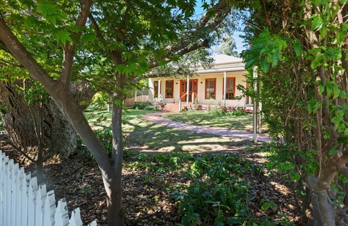 Mansfield Cottage | Cork Oak Cottage