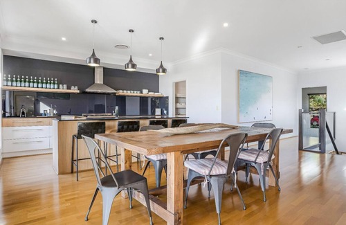 Suffolk Park House | Corker in Suffolk Park - Belle Escapes Byron Bay. A spacious 4 bedroom home