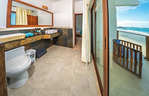 Puerto Villamil House | Cormorant Beach House