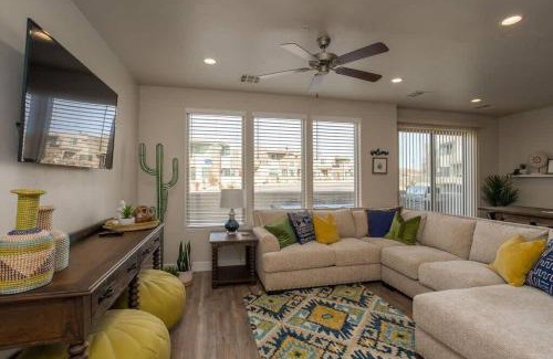 Washington House | Corner Casita Spacious 6 bedroom private bathrooms