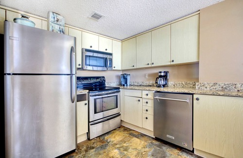 Arcadian Shores Condo | Corner Condo 2BR Wrap-around oceanfront balcony w/shared pool and hot tub!