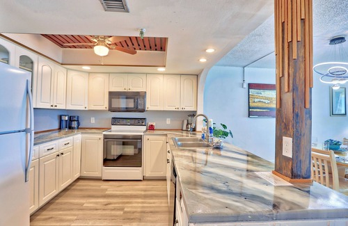 Indian Shores Condo | Corner Condo~ Heated Pool~ Sand Castle 2901
