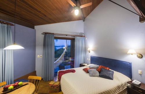 Canto da Lagoa House | Corner corner suites