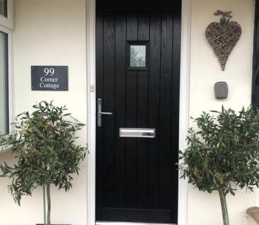 New Forest District House | Corner Cottage - character, charm, great location.