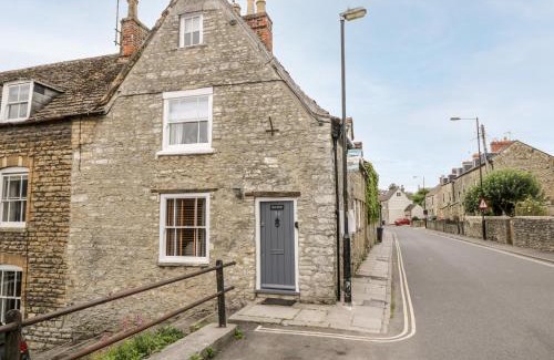 Malmesbury House | Corner Cottage