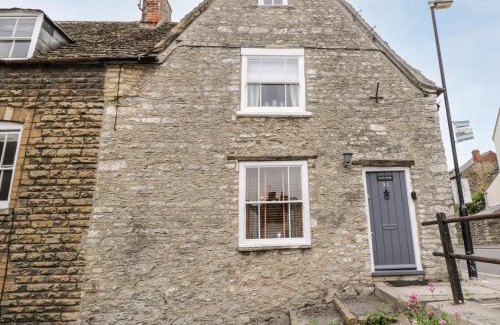 Malmesbury House | Corner Cottage