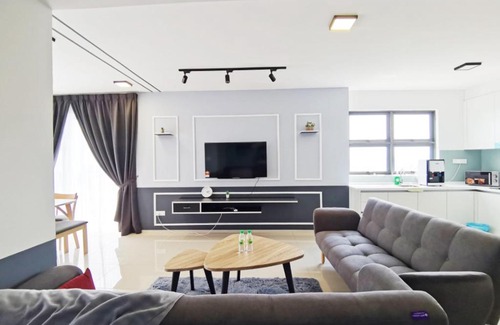 Taman Mutiara Apartment | Corner Duplex Apartment @ EkoCheras (2BR)
