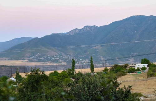 Alaverdi House | CORNER GUEST HOUSE