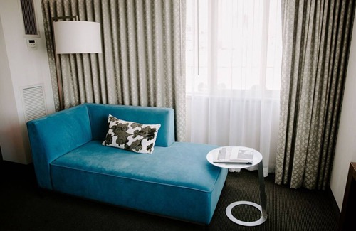 New Tacoma Apartment | Corner King Suite + Magnificent Art Display