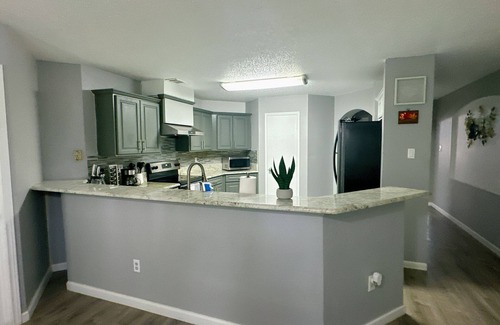 Southeast Arlington House | Corner Lot 4-bedroom house in Arlington with WiFi, AC