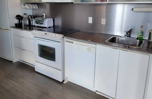 Bathurst Quay Condo | Corner Luxury Penthouse Lake/City View, Steps to CN Tower and Waterfront
