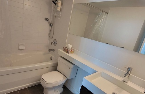 Bathurst Quay Condo | Corner Luxury Penthouse Lake/City View, Steps to CN Tower and Waterfront