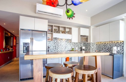 Emiliano Zapata Condo | Corner Mexican Condo, Huge Balcony, Pool Level, Gym