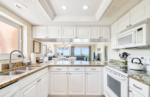 St. Petersburg - Clearwater Condo | Corner Oceanfront Condo with Panoramic Views!