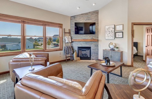 Sheboygan Condo | Corner River Walk Condo with Spectacular Views