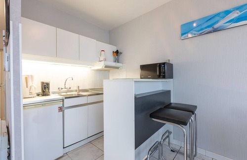 Middelkerke Apartment | Corner studio with sea-views