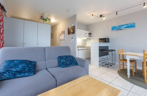Middelkerke Apartment | Corner studio with sea-views