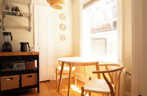 Cascade Condo | Corner Sunny Unit. TempurPedic bed. Secure Parking