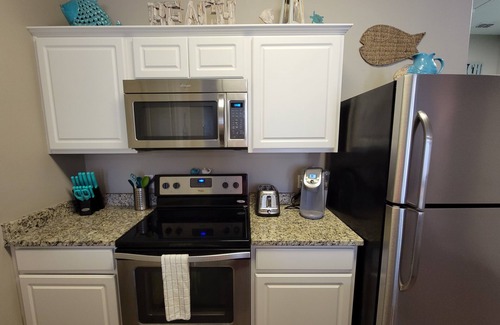 Corpus Christi House | Corner Unit! Beautiful, 1 Bedroom, Sleeps 6, Close to the Beach, 2 Great Pools!