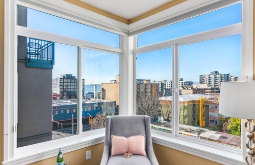 Belltown Apartment | Corner Unit in the middle of it all - 99 Walkscore