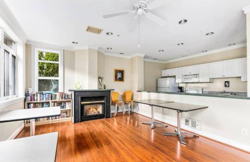 Belltown Apartment | Corner Unit in the middle of it all - 99 Walkscore