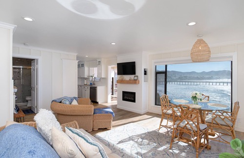 Cayucos Condo | Corner Unit Oceanfront Condo