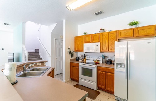 Bellavida House | Corner Unit | Private Pool | Sleeps 9 & Pets OK