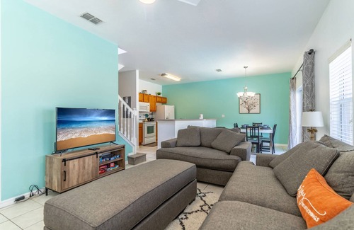 Bellavida House | Corner Unit | Private Pool | Sleeps 9 & Pets OK