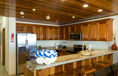 Boca Ciega Condo | Corner unit- Walk out door to 3 pools & beach! Oceanfront with panoramic views