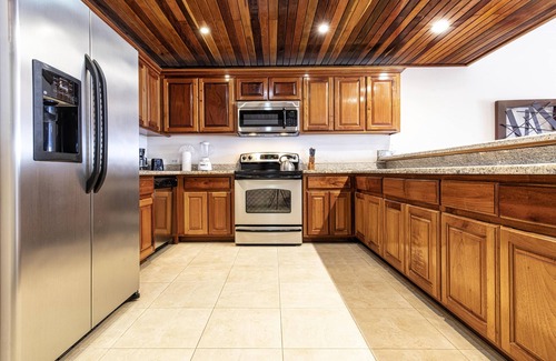 Boca Ciega Condo | Corner unit- Walk out door to 3 pools & beach! Oceanfront with panoramic views