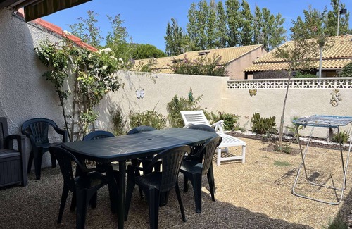 Portiragnes-Plage House | Corner villa for 4 people located in a secured residence with pool, at only 400m from the beach.