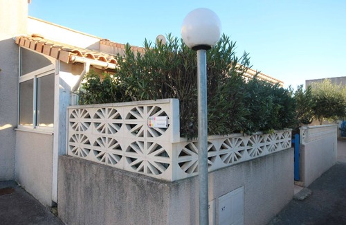 Portiragnes-Plage House | Corner Villa located with Airco in a secured residence, 2 bedrooms, for 5 people, 250m from the.