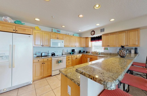 Indian Rocks Beach Condo | Corner waterfront condo with pool, Gulf views & easy beach access
