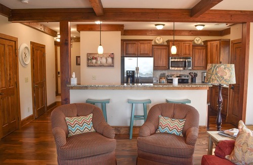 Boone Condo | CornerBalcny,GRTVIEW,trails,fish pond,amenities