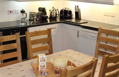 York House | Cornerhouse, a luxury townhouse 15mins walk along the charming river to the city