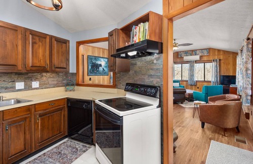 Canton Cabin | Cornerstone Cabin at Springdale