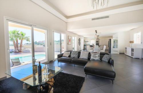 Saint Pierre de Feric Villa | CORNICHE D'ARGENT - Nice