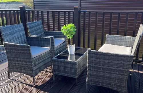Tintagel Cabin | Cornish Coastal Lodge with hot tub. 2 bedrooms and just steps to the coast.