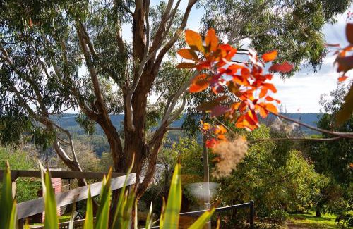 Daylesford House | Cornish Hill House - stunning views with pool