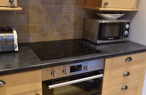 St Ives House | Cornish Pearl. Spacious three bedroom cottage 400 yards to the beach inc parking