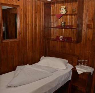Pitesti Resort | Cornul Vanatorului Bungalows