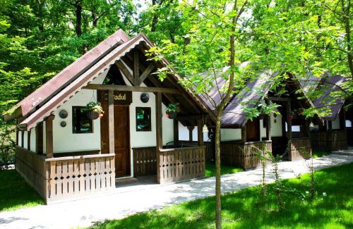 Pitesti Resort | Cornul Vanatorului Bungalows