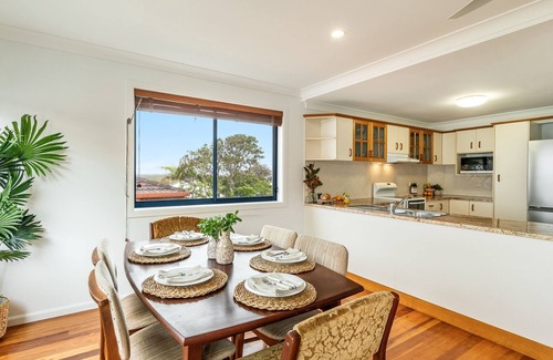 Yamba House | Corona Del Mar | Crown of the Sea