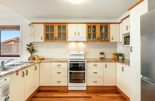 Yamba House | Corona Del Mar | Crown of the Sea