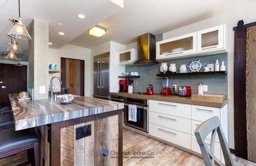 Coronado Condo | Coronado Beach Living 2-bedroom condo. Walk everywhere on the island.