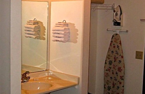 Lindsborg Hotel | Coronado Motel and RV Park