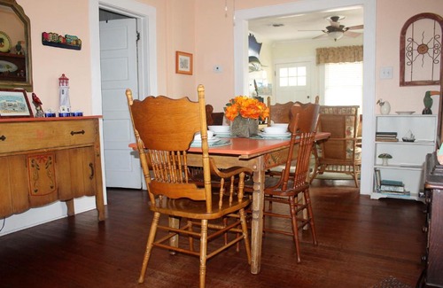 Galveston House | Coronado Palms Coastal Cottage