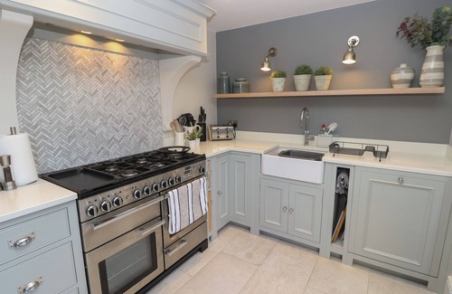 Seaview Cottage | Coronation House