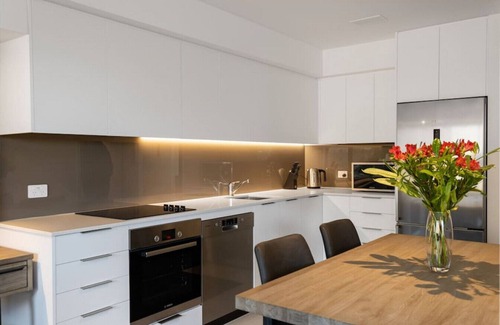 Arthur's Point Apartment | Coronet Apartment, Comfort and views,